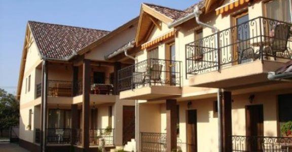 Mediterran Apartman Es Vendeghaz Гайдусобосло Екстер'єр фото
