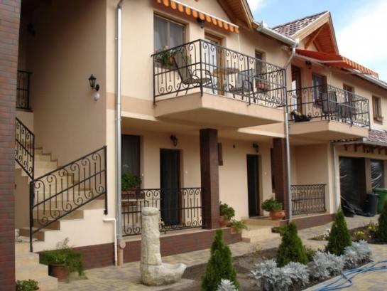 Mediterran Apartman Es Vendeghaz Гайдусобосло Екстер'єр фото